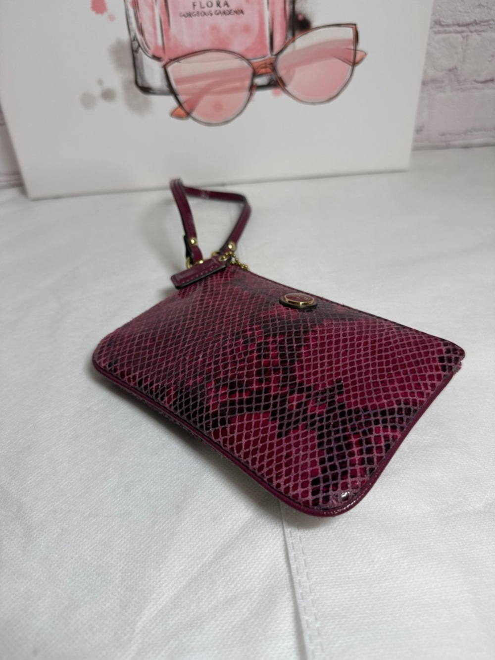 Coach Burgundy Snakeskin Embossed Wristlet Gold Hardware 6x4in - Picture 6 of 14